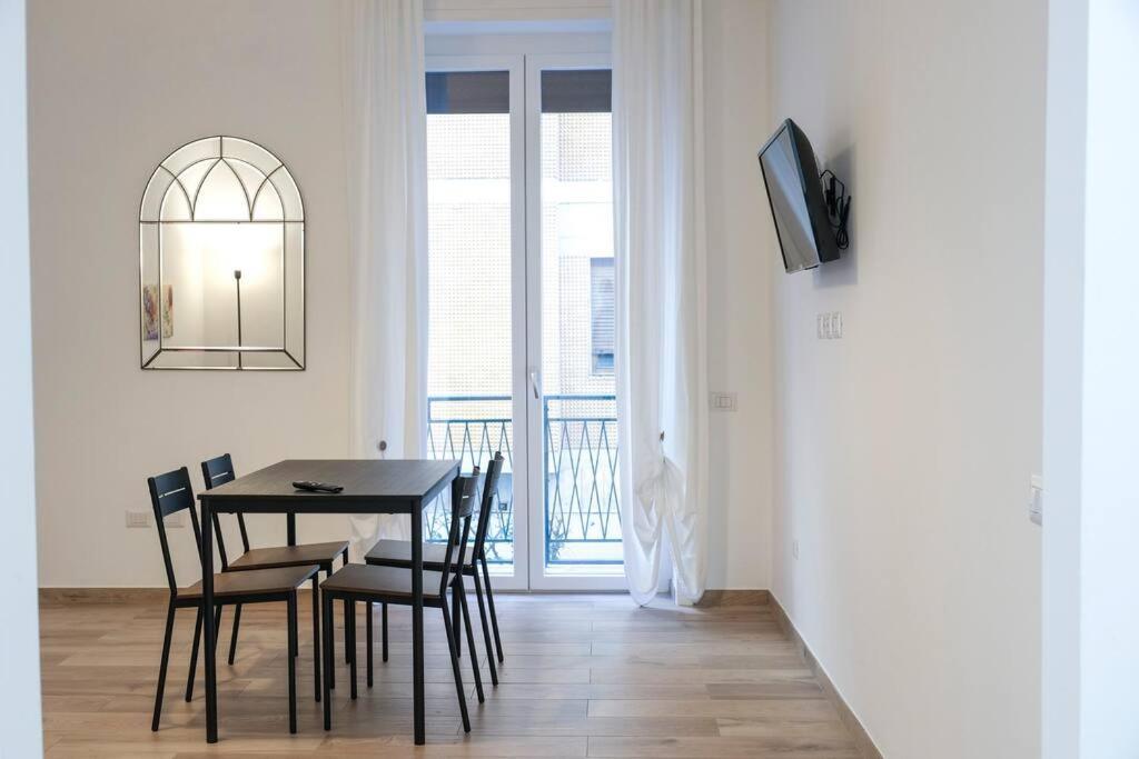 Nizza Apartment In Centro ซาแลร์โน ภายนอก รูปภาพ